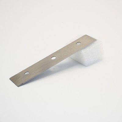 Özel Çimento Tungsten Karbid Alaşımı Üç Delik Kimyasal Elyaf Kırıcı Blade Fabric Film Kırma Endüstriyel Makine Bıçağı