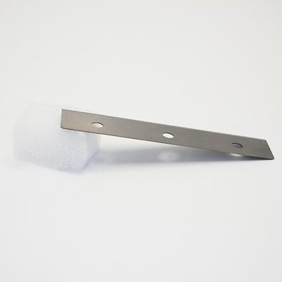 Özel Çimento Tungsten Karbid Alaşımı Üç Delik Kimyasal Elyaf Kırıcı Blade Fabric Film Kırma Endüstriyel Makine Bıçağı