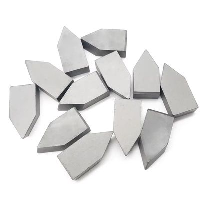 Özelleştirilmiş Yüksek Aşınma Dirençli Tungsten Karbür Lehimli Uçlar, Takım İmalatı için YG6 YG6X YG8 Alaşımı ile