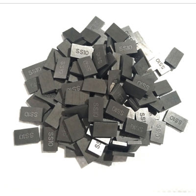 Özel YG8 Alaşım Tungsten Karbid Lehimli İpuçları yoğunluğu 14.75 g/cm3 Sertliği 90.0 HRA ve TRS 3200 Mpa